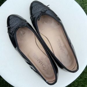Chanel patent leather ballerina flats